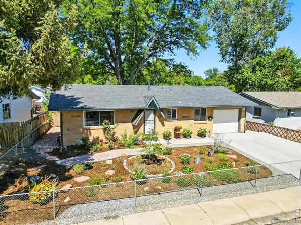 16 Merideth Lane, Longmont CO 80501