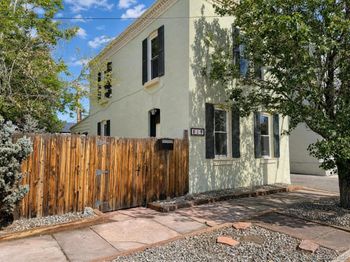 819 E 25th Avenue