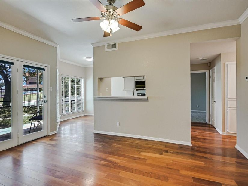 3840 Far West BLVD 103, Austin TX 78731
