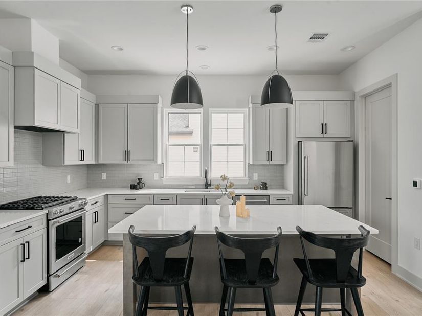 2209 Woodland Ave 803, Austin TX 78741