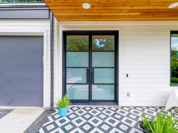 2201 E 16th ST, Austin TX 78702