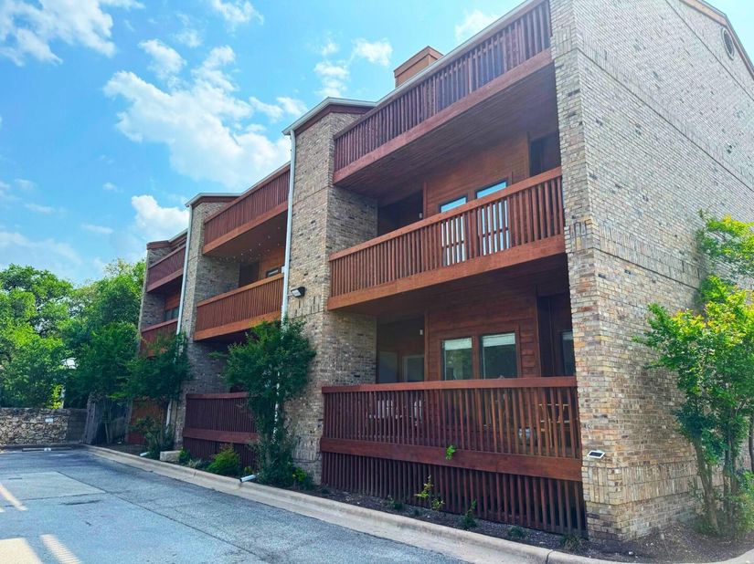 1406 Windsor RD 305, Austin TX 78703