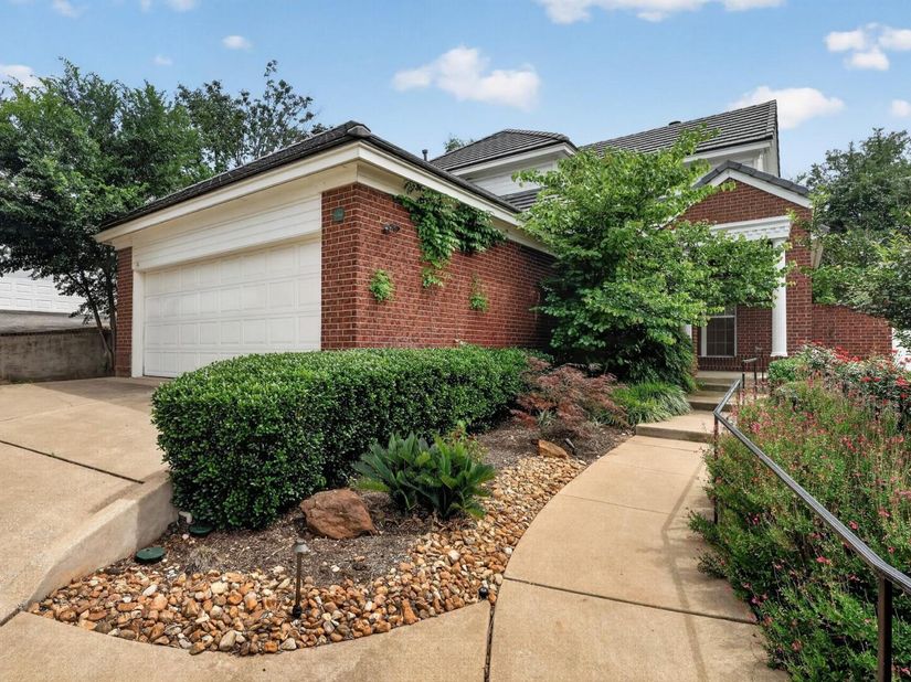 4010 Long Champ DR 22, Austin TX 78746