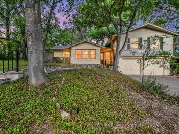 1113 Bluebonnet Ln