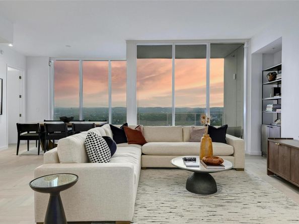 313 W 17th ST 2204, Austin TX 78701