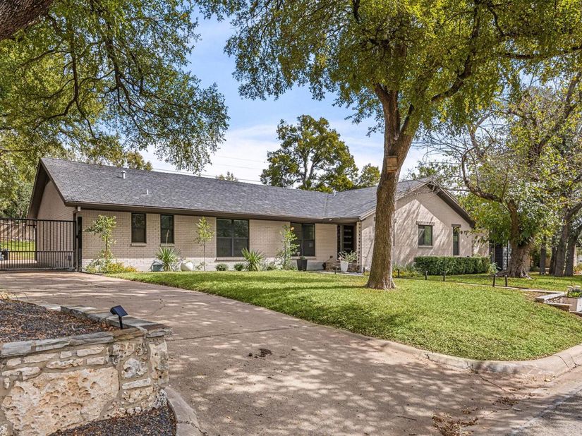 9421 Spring Hollow DR, Austin TX 78750