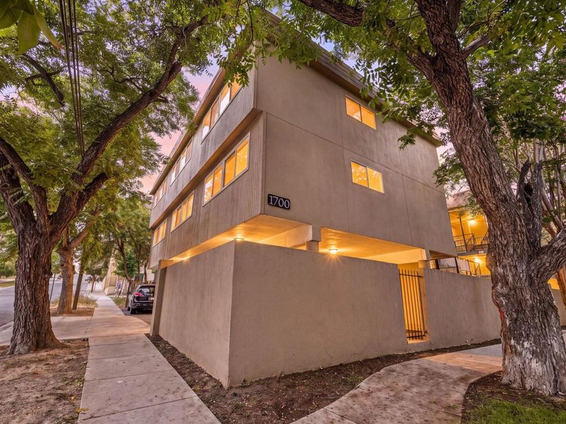 1700 Nueces ST 203, Austin TX 78701