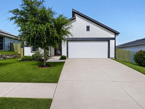 16516 Glimmering RD, Manor TX 78653