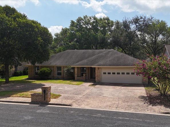 10403 Pinehurst DR, Austin TX 78747