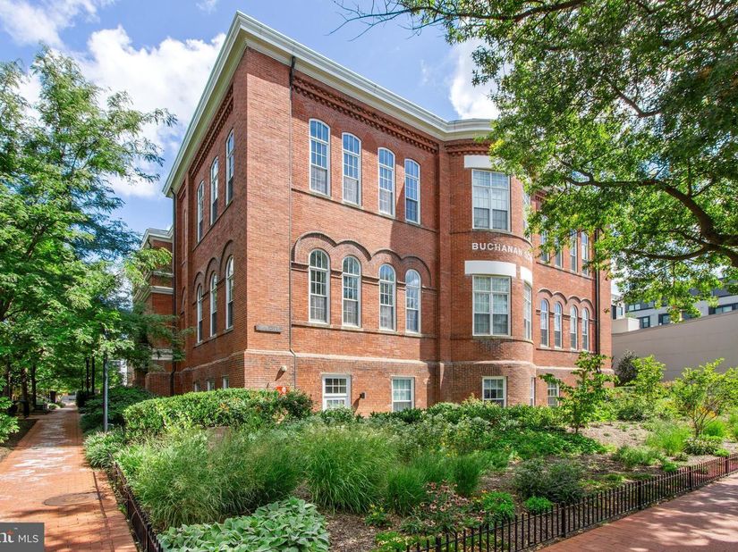 1324 E Street SE 103, Washington DC 20003
