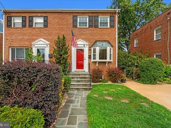 18 E Myrtle Street