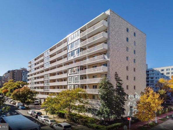 730 24TH Street NW 414, Washington DC 20037