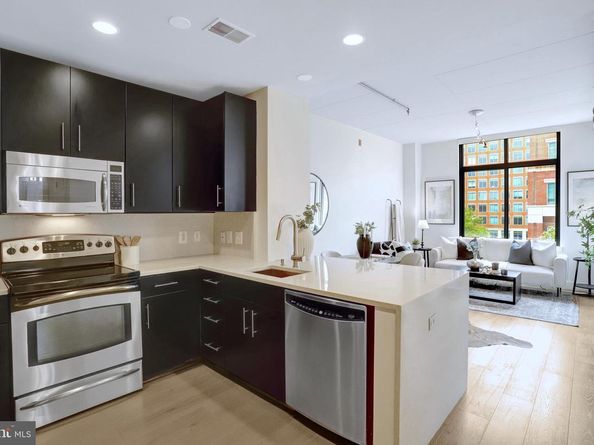 520 John Carlyle Street 320, Alexandria VA 22314