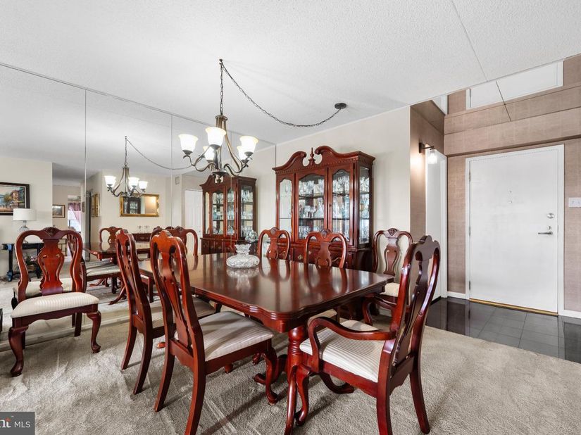 10611 Valley Forge Circle 611, King Of Prussia PA 19406