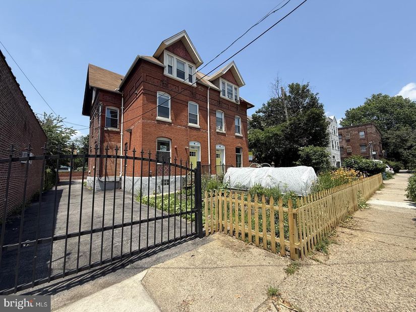 4813-15 Chester Avenue, Philadelphia PA 19143