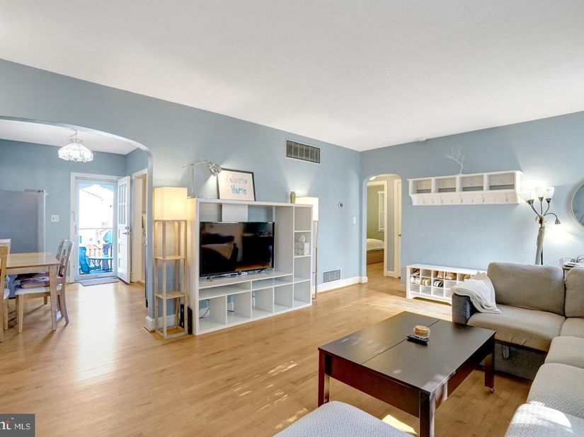 1404 N Roosevelt Street N, Arlington VA 22205