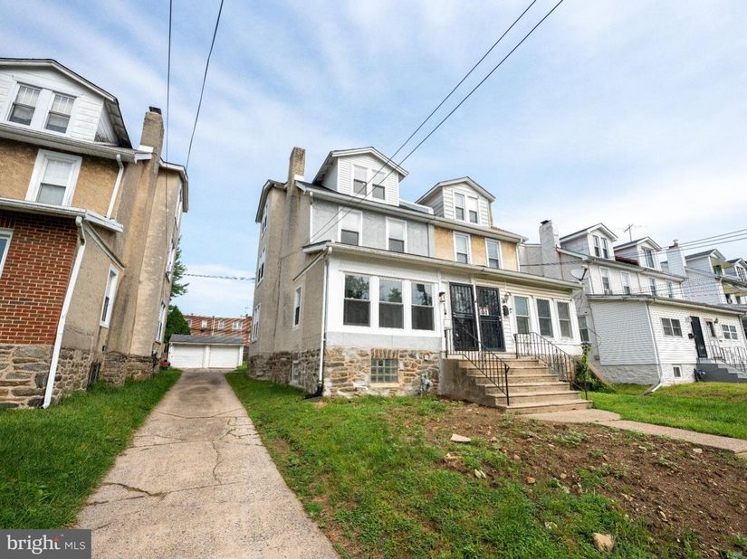 16 S 13TH Street, Darby PA 19023