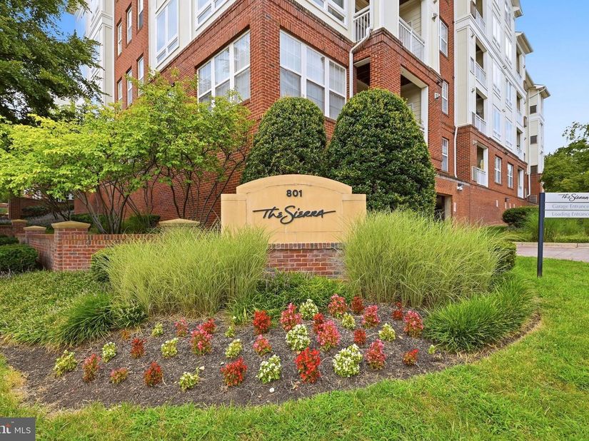 801 S Greenbrier Street 202, Arlington VA 22204