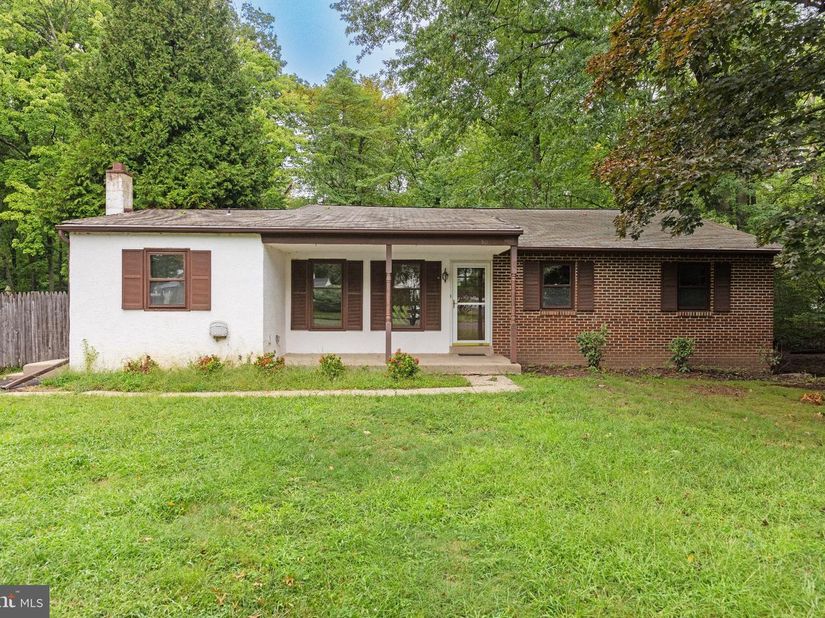 80 Hidden Woods Lane, Warminster PA 18974