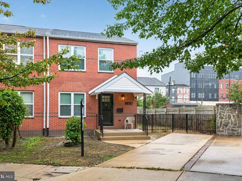 1315 Ogden Court, Philadelphia PA 19123