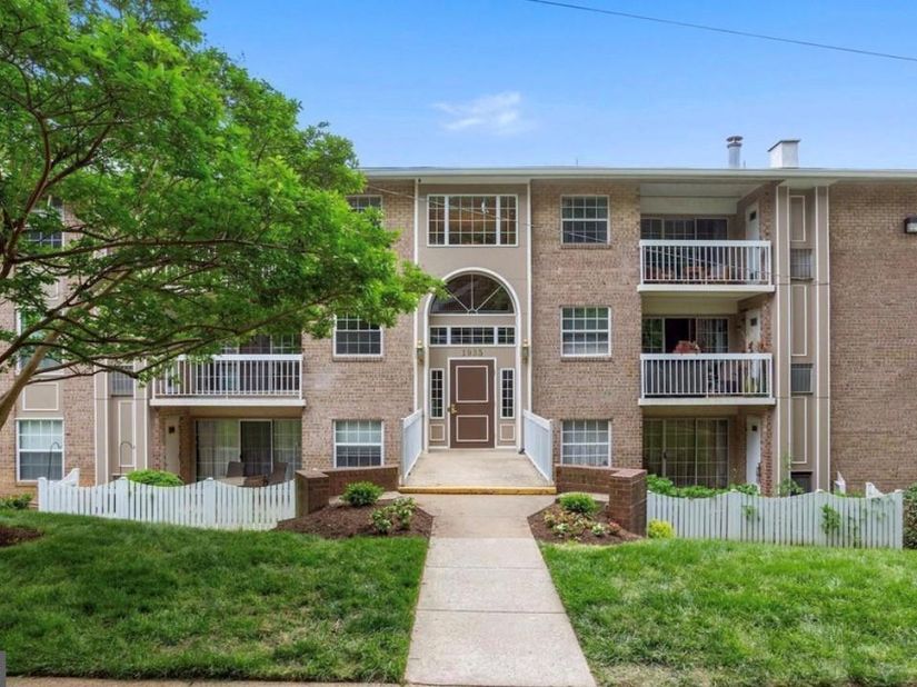 1935 Wilson Lane 301, Mclean VA 22102