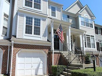 47690 Woolcott Square