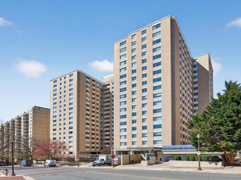 4601 N Park Avenue 214P, Chevy Chase MD 20815