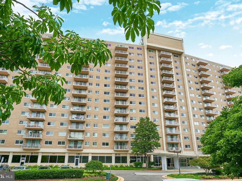 1225 Martha Custis Drive 810, Alexandria VA 22302
