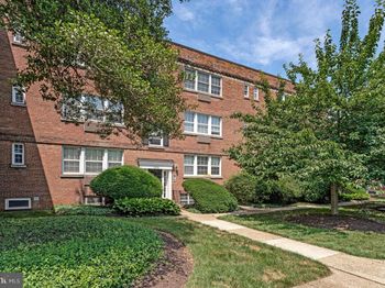 1808 W Abingdon Drive