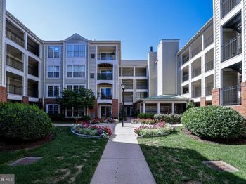 1100 Quaker Hill Drive