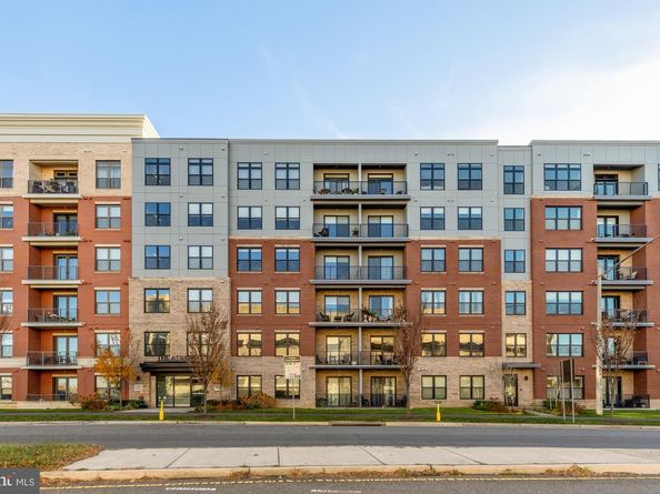 9555 Saintsbury Drive 503, Fairfax VA 22031