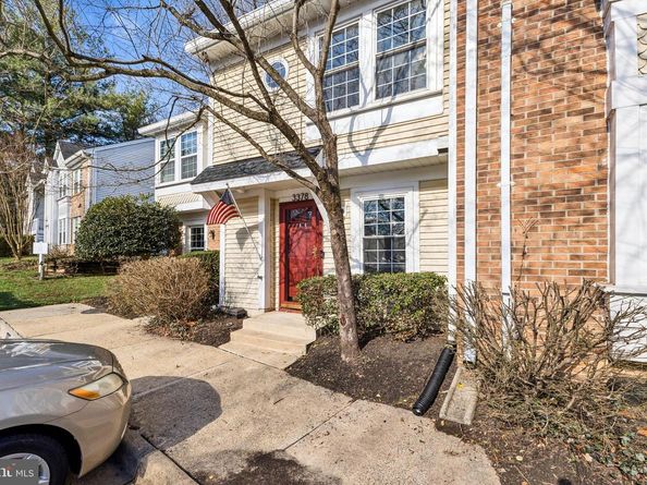 3378 Lakeside View Drive 142, Falls Church VA 22041