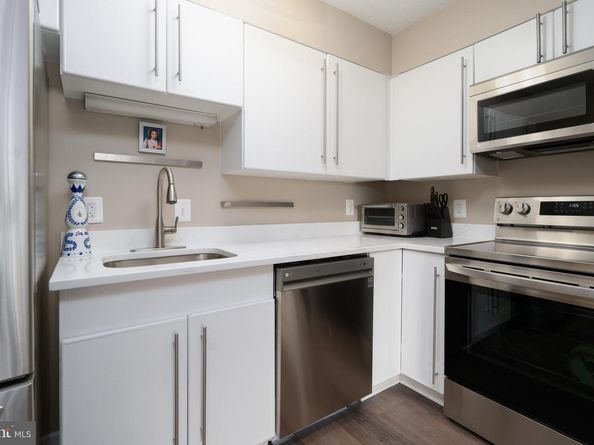 2111 Wisconsin Avenue NW 512, Washington DC 20007