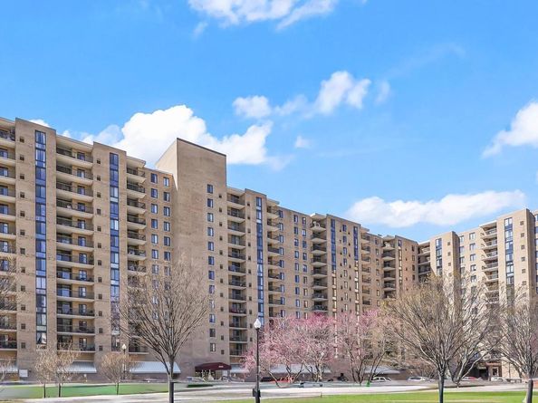 4500 Four Mile Run Drive S 413, Arlington VA 22204