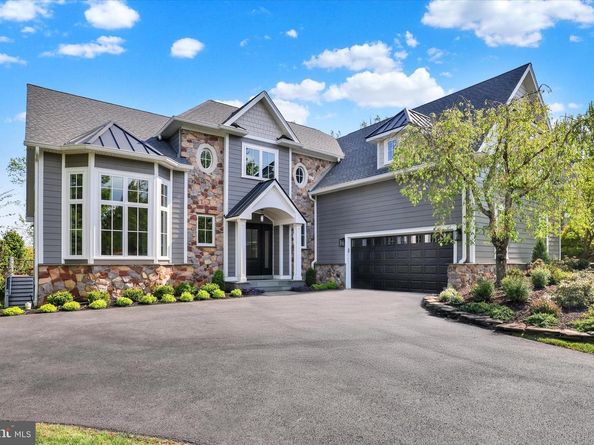 111 Pinewood Circle, New Hope PA 18938