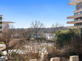 700 New Hampshire Avenue NW