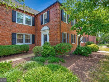 2106 Suitland Terrace SE