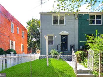 2411 Savannah Street SE