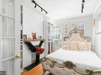 320 S Juniper Street