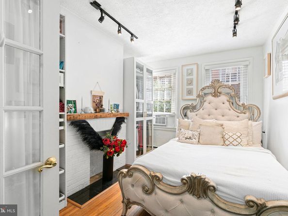 320 S Juniper Street, Philadelphia PA 19107