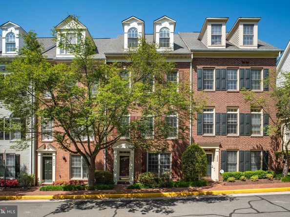 8894 Ashgrove House Lane, Vienna VA 22182