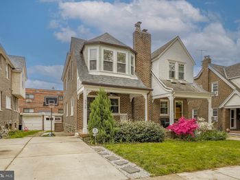 338 E Allens Lane