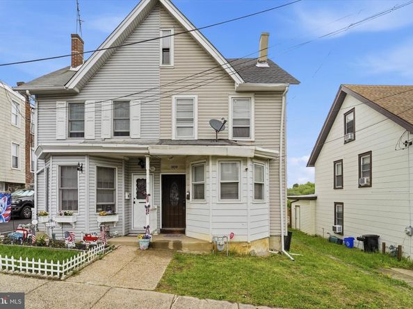 909 Pine Street, Darby PA 19023