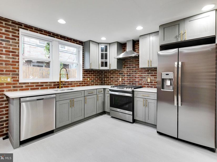 1903 S Warnock Street, Philadelphia PA 19148