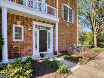 2520 Walnut Leaf Lane
