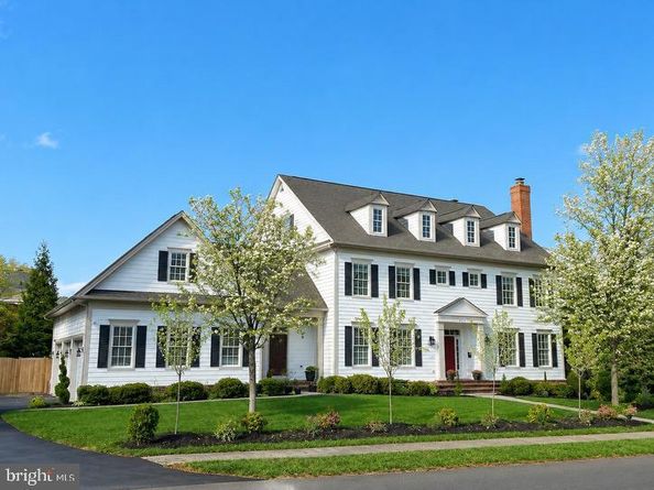 904 Locust Street, Herndon VA 20170