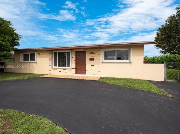 3210 SW 94th Court, Miami FL 33165
