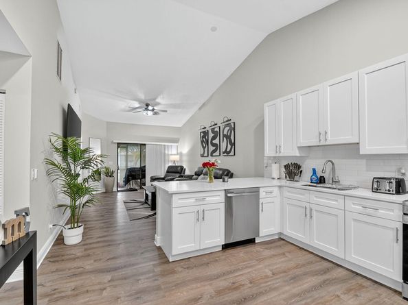 3981 Island Club Circle W, Lake Worth FL 33462