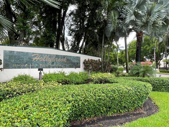 361 S Hollybrook Dr 103, Pembroke Pines FL 33025