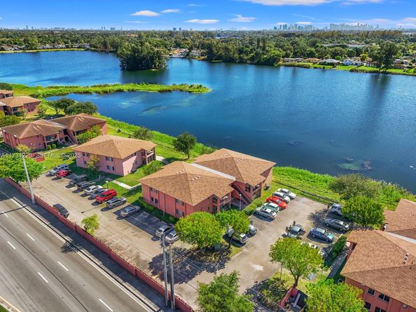 2020 NW 119th Street 1122, Miami FL 33167